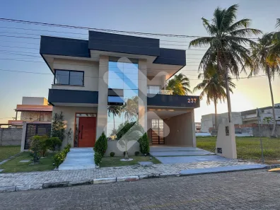 Casa de Condomínio com 3 Quartos para alugar, 218m² no Cajupiranga, Parnamirim