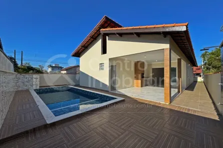 Casa de Condomínio com 3 Quartos à venda, 360m² no Jardim Sao Luis, Peruíbe