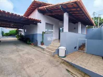 Casa com 4 Quartos à venda, 200m² no Petrópolis, Betim