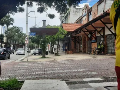 Prédio Comercial à venda, 1800m² no Praia de Iracema, Fortaleza