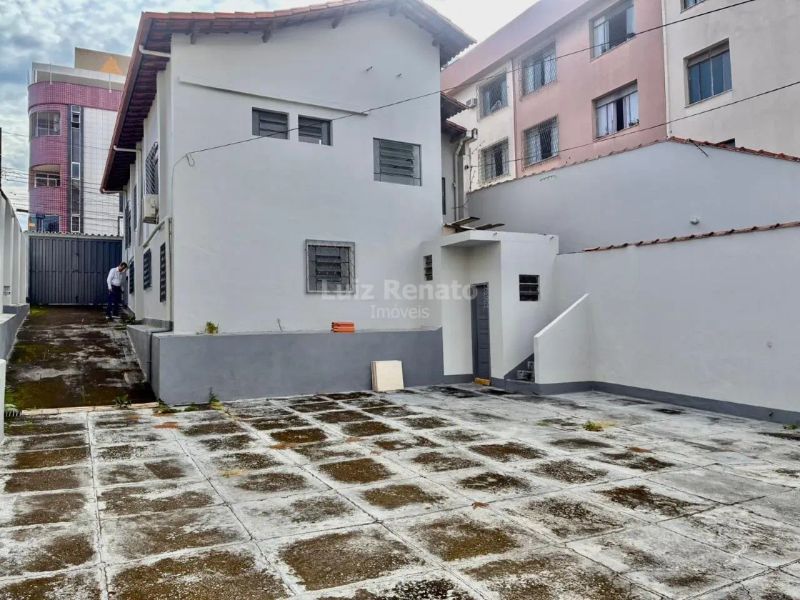 Casa com 4 quartos — Calafate, Belo Horizonte