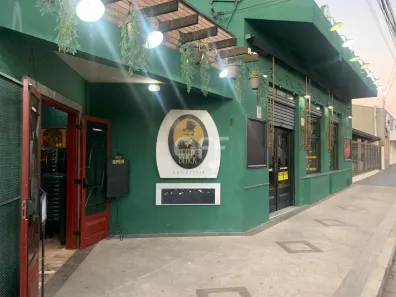 Prédio Comercial com 5 Quartos à venda, 352m² no Pires, Itapira