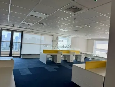 Ponto Comercial para alugar, 1920m² no Vila Cordeiro, São Paulo