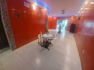 Ponto Comercial com 9 Quartos para alugar, 230m² no Santa Rosa, Uberlândia