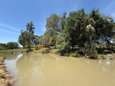 Fazenda/Sítio com 3 Quartos à venda, 20000m² no Centro, Aragoiânia