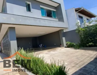Casa com 4 Quartos à venda, 240m² no São João, Itajaí