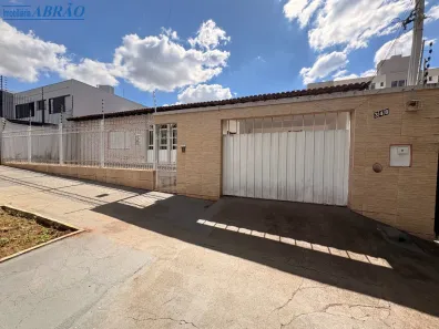 Casa com 3 Quartos à venda, 169m² no Zona 04, Maringá
