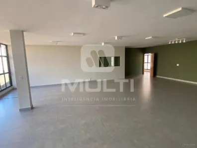 Casa com 1 Quarto para alugar, 517m² no Tabajaras, Uberlândia