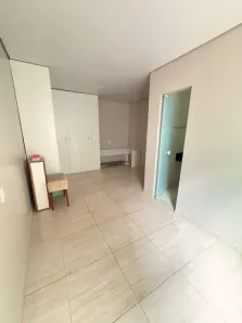 Casa de Condomínio com 4 Quartos para alugar, 150m² no Flores, Manaus