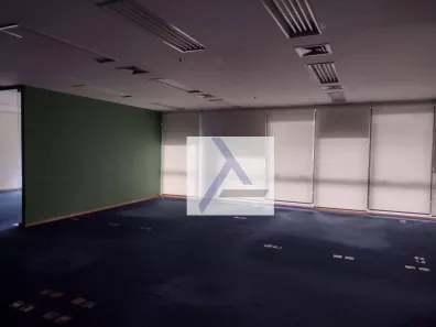 Sala Comercial para alugar, 251m² no Vila Olímpia, São Paulo