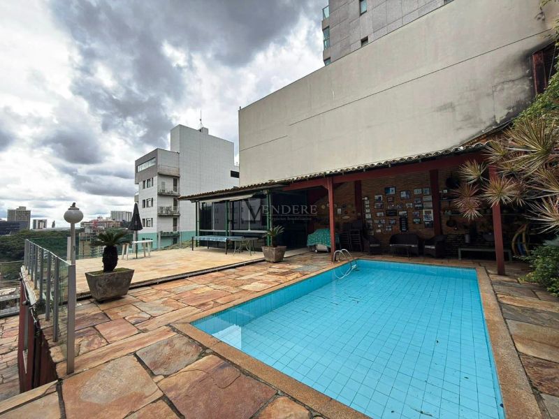 Casa com 6 quartos — Santa Lúcia, Belo Horizonte