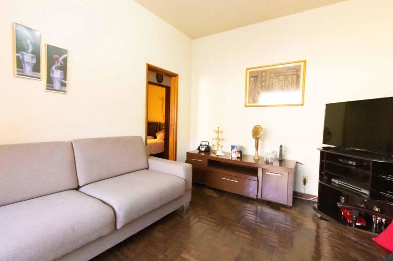 Casa com 3 quartos — Caiçaras, Belo Horizonte