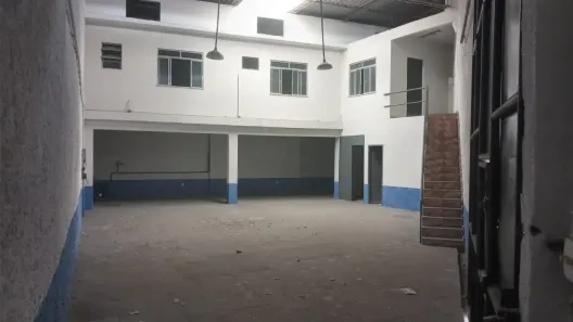 Galpão/Depósito/Armazém para alugar, 380m² no Ramos, Rio de Janeiro