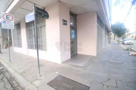 Sala Comercial para alugar, 66m² no Centro, Pelotas