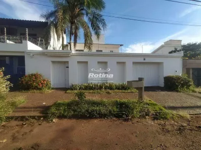 Casa com 3 Quartos para alugar, 222m² no Morada da Colina, Uberlândia