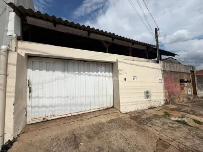 Casa com 3 Quartos à venda, 165m² no Parque Residencial Serra Negra, Botucatu