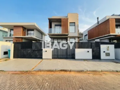 Casa de Condomínio com 4 Quartos para alugar, 172m² no Rio Tavares, Florianópolis