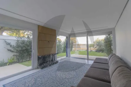 Apartamento com 3 Quartos para alugar, 310m² no Vila Assunção, Porto Alegre