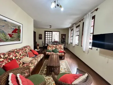 Casa com 3 Quartos à venda, 150m² no Alto, Teresópolis