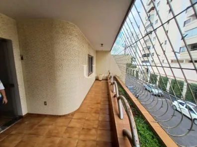 Ponto Comercial com 3 Quartos à venda, 400m² no Osvaldo Rezende, Uberlândia