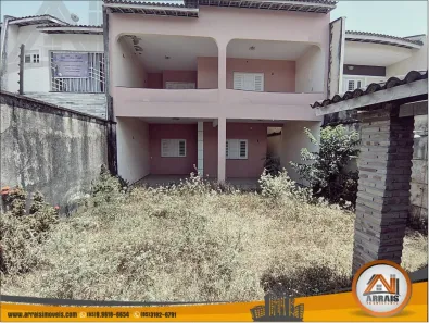Casa com 3 Quartos à venda, 210m² no Lagoa Redonda, Fortaleza