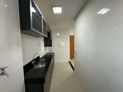 Apartamento com 2 Quartos para alugar, 45m² no Zona 07, Maringá