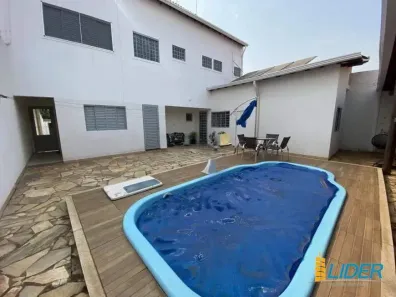 Casa com 5 Quartos à venda, 298m² no Cidade Jardim, Uberlândia