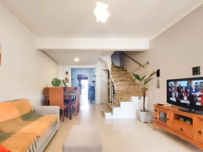 Casa de Condomínio com 2 Quartos à venda, 103m² no Rio Branco, Canoas
