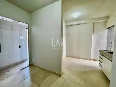 Casa com 1 Quarto para alugar, 40m² no Ipiranga, Belo Horizonte