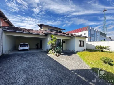 Casa com 3 Quartos à venda, 160m² no Vila Nova, Joinville
