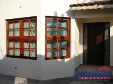 Sobrado com 3 Quartos à venda, 240m² no Jardim Santa Maria, Jacareí