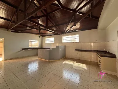 Casa com 4 Quartos para alugar, 177m² no Centro, Leme