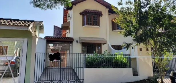 Sobrado com 3 Quartos para venda ou aluguel, 140m² no Chácara Canta Galo, Cotia
