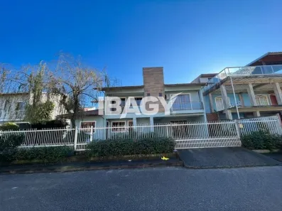 Casa com 4 Quartos para alugar, 250m² no Forquilhas, São José