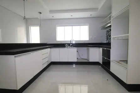 Casa com 3 Quartos à venda, 300m² no Campestre, Santo André
