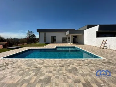 Fazenda/Sítio com 4 Quartos à venda, 1000m² no , Mairinque