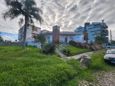 Imóvel Comercial com 8 Quartos para venda ou aluguel, 450m² no Centro, Pelotas