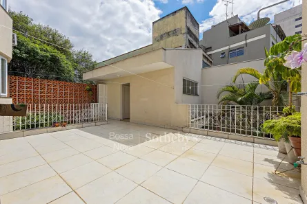 Casa com 4 Quartos à venda, 390m² no Vila Ipojuca, São Paulo