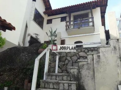 Casa com 4 Quartos à venda, 400m² no São Francisco, Niterói