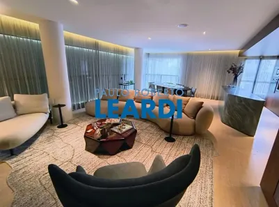 Apartamento com 2 Quartos à venda, 122m² no Cerqueira César, São Paulo