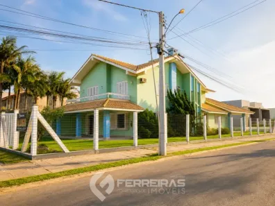 Sobrado com 6 Quartos para alugar, 300m² no Tramandaí, Tramandaí