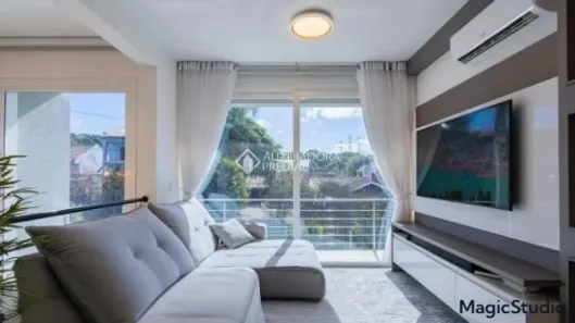 Casa com 3 Quartos para alugar, 202m² no Mário Quintana, Porto Alegre