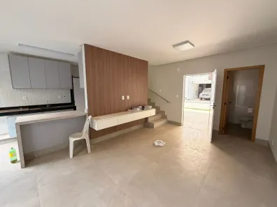 Sobrado com 3 Quartos para alugar, 153m² no Vila Rosa, Goiânia
