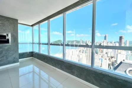 Apartamento com 3 Quartos para alugar, 140m² no Centro, Balneário Camboriú