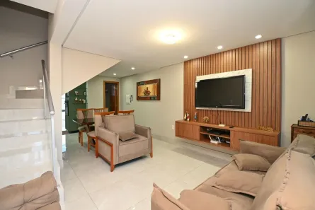 Casa com 2 Quartos à venda, 81m² no Parque Maracanã, Contagem