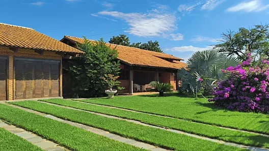 Casa com 4 Quartos para alugar, 2800m² no Centro-Sul, Várzea Grande