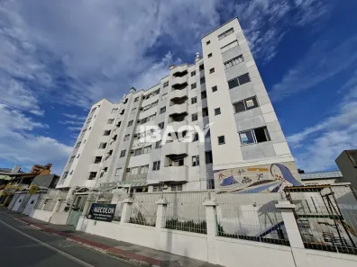 Apartamento com 3 Quartos para alugar, 80m² no Barreiros, São José