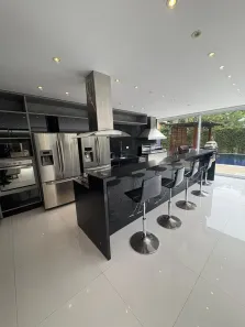 Casa de Condomínio com 5 Quartos para alugar, 450m² no Vista Linda, Bertioga