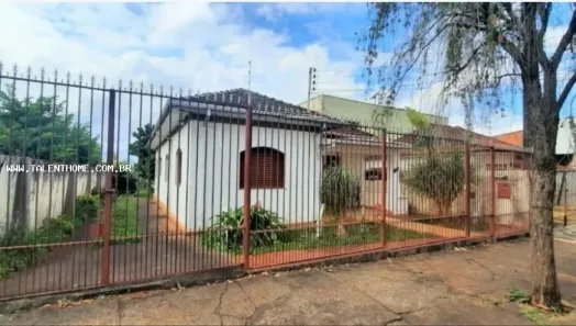 Casa com 2 Quartos à venda, 200m² no Brasília, Londrina