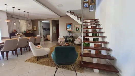 Cobertura com 4 Quartos para alugar, 245m² no Centro, Uberlândia